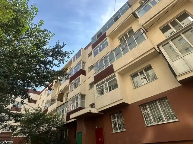 Төмөр замд төв зам дагуу 3 өрөө байр 40мкв, Улаанбаатар — Баянгол — Төмөр зам