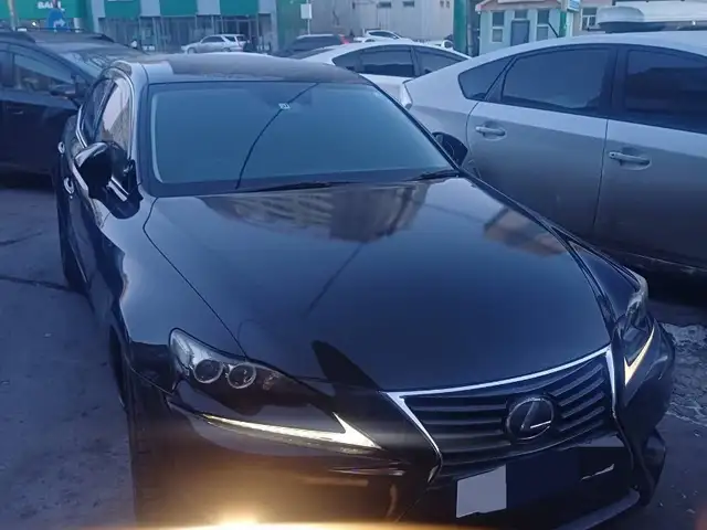 Lexus IS