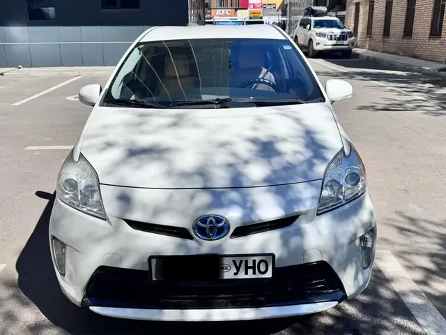 Toyota Prius 30