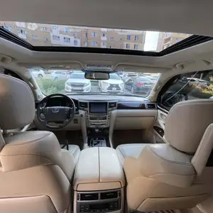 Lexus LX 570
