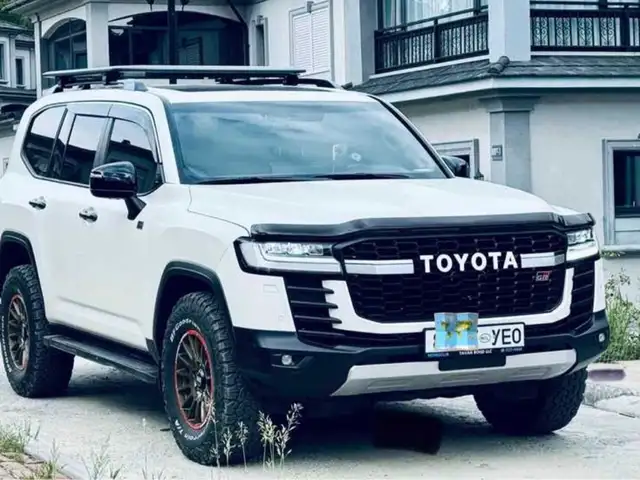 Toyota Land Cruiser 300