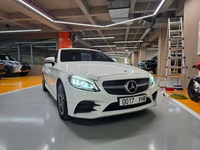 Mercedes-Benz C-Class