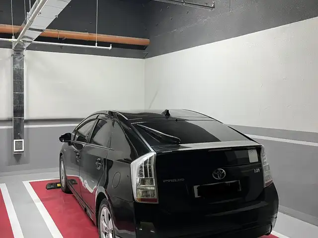 Toyota Prius 30