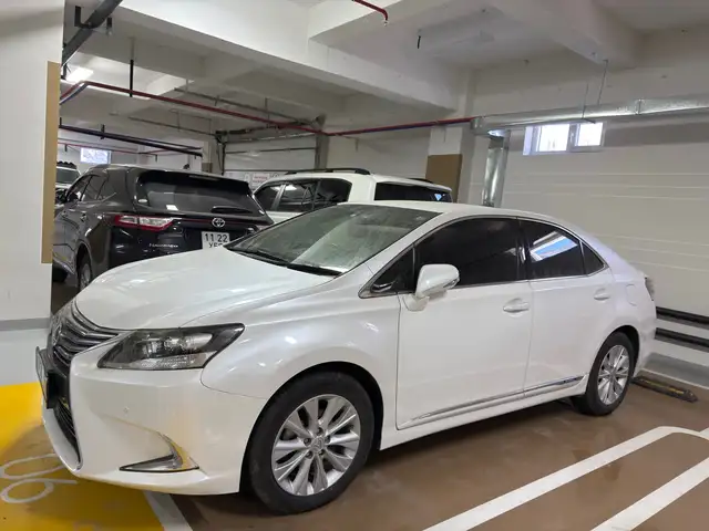 Lexus HS