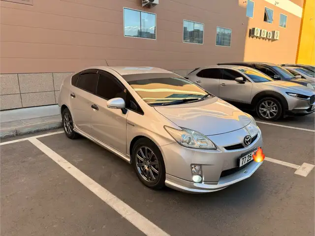 Toyota Prius 30