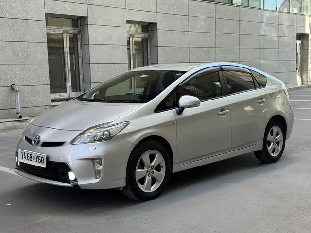Toyota Prius 30