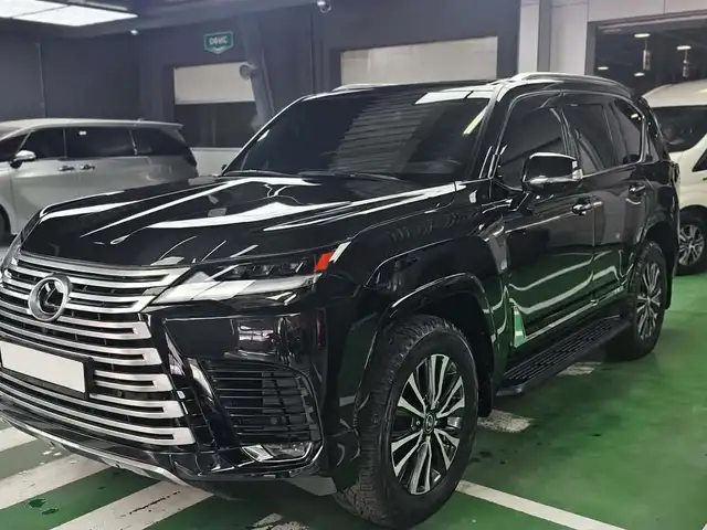 Lexus LX 600
