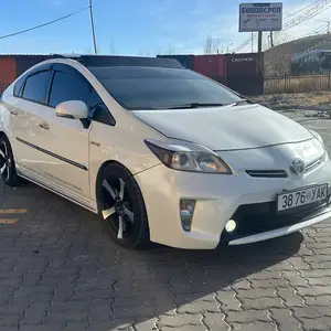 Toyota Prius 30