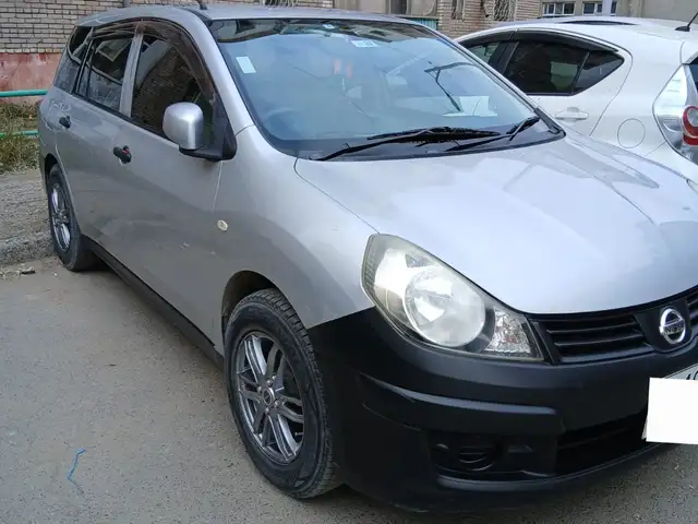 Nissan Advan