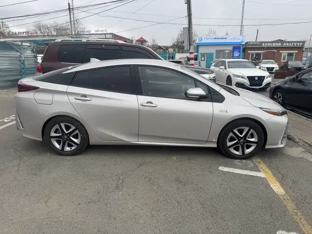 Toyota Prius PRIME 52