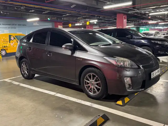 Toyota Prius 30