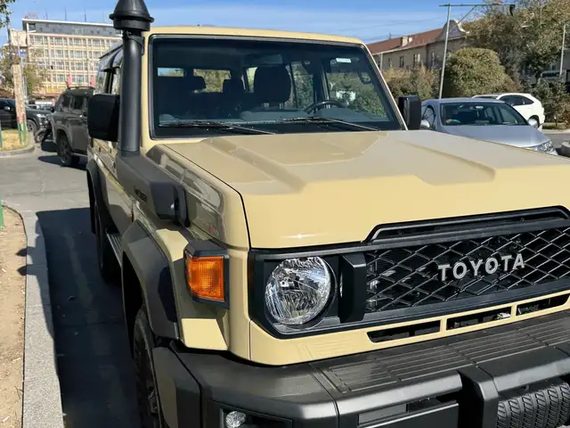 Toyota Land Cruiser 70