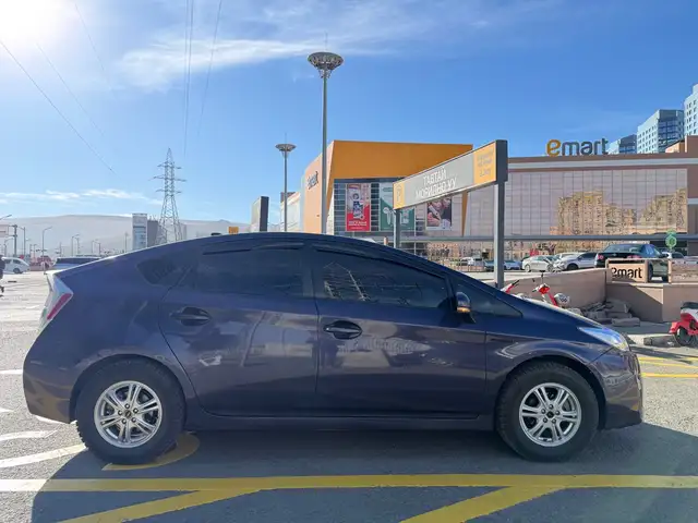 Toyota Prius 30
