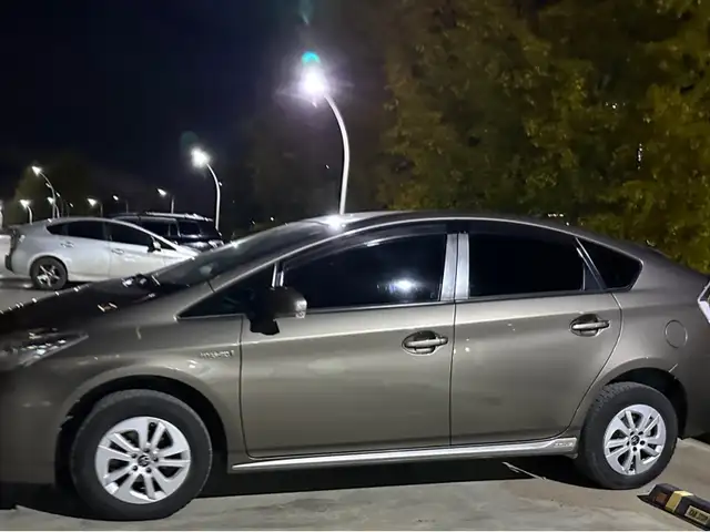 Toyota Prius 30
