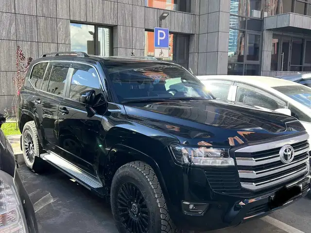 Toyota Land Cruiser 300