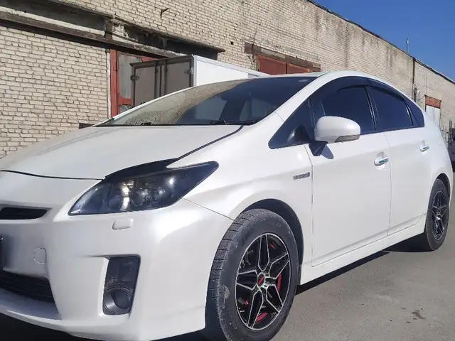Toyota Prius 30