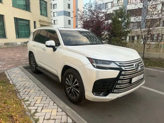 Lexus LX 600