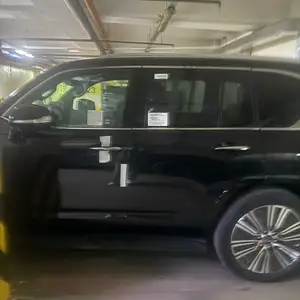 Lexus LX 700