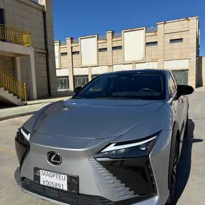 Lexus RZ 450
