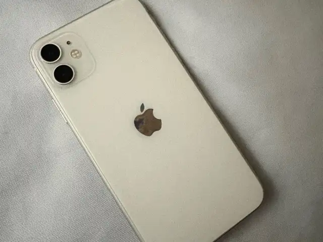 Apple Iphone 11, 128 gb, White, Улаанбаатар — Сонгинохайрхан — 5 шар