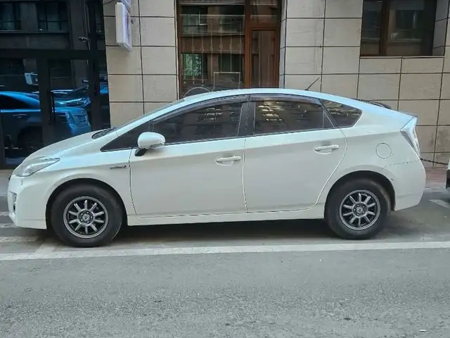 Toyota Prius 30