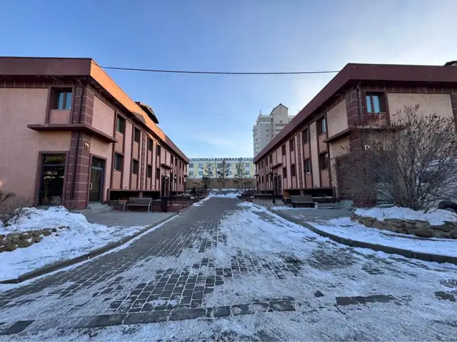 Худ 11-p хороо хатан туул хотхонд 326м.кв таунхаус, Улаанбаатар — Хан-Уул — Зайсан