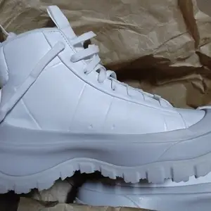 nike 38, Улаанбаатар — Хан-Уул — 19-р хороолол