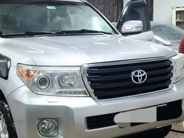 Toyota Land Cruiser 200