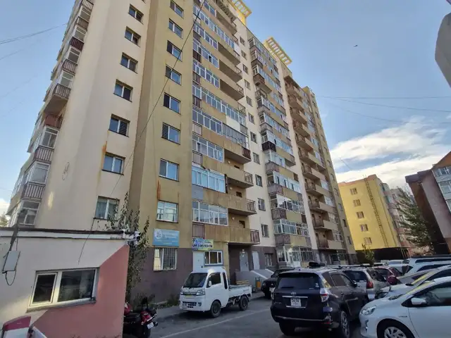 Монгол 3-р сургуулийн зүүн талд 44 байранд 3 өрөө 112м2 орон сууц, Улаанбаатар — Сүхбаатар — 10-р хороо