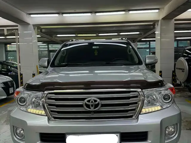 Toyota Land Cruiser 200