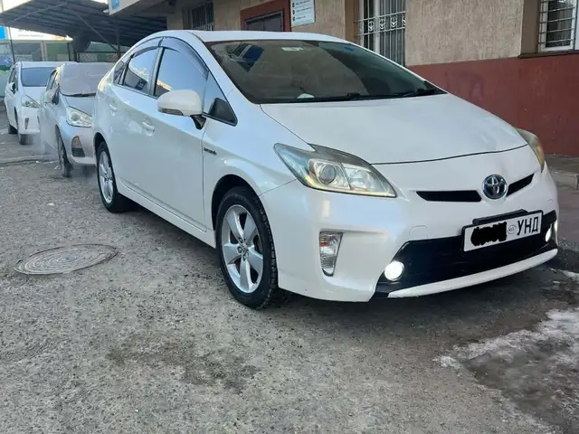 Toyota Prius 30