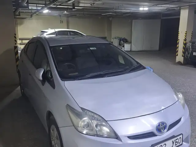 Toyota Prius 30