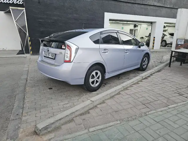 Toyota Prius 30