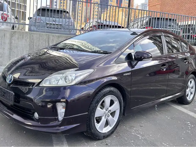 Toyota Prius 30