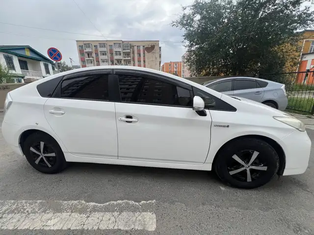 Toyota Prius 30