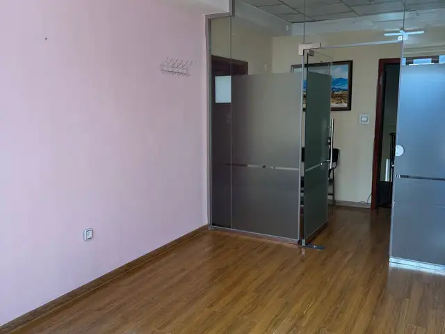 ЧД 3-р хороо хуучин урт цагаан цэцэрлэгт хүрээлэнгийн нүүрэн талдаа барилгад өрөө 18мкв, Улаанбаатар — Чингэлтэй — 3-р хороо