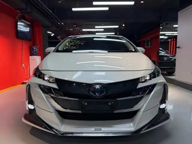 Toyota Prius PRIME 52
