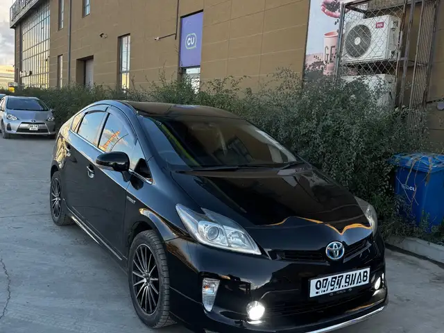 Toyota Prius 30