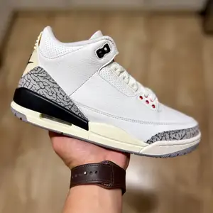 Air jordan 3 wgite cement, Улаанбаатар — Сүхбаатар — Дөлгөөн нуур