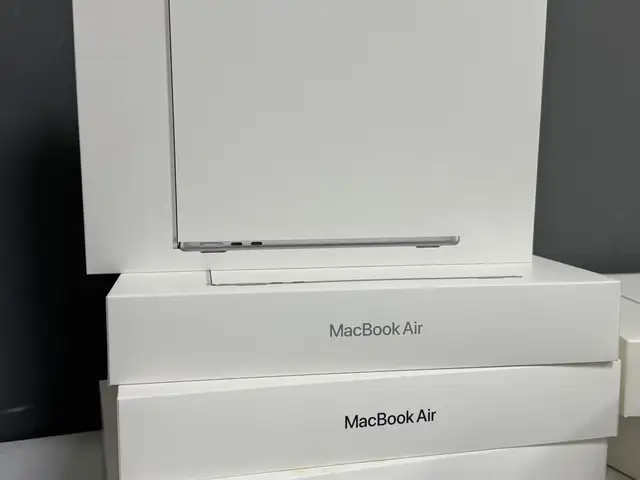 Apple 13.6, Улаанбаатар — Сүхбаатар — 4-р хороо