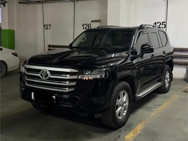 Toyota Land Cruiser 300