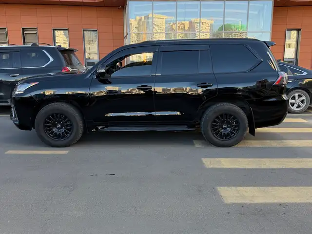 Lexus LX 570