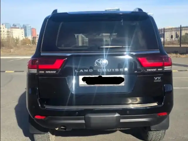 Toyota Land Cruiser 300