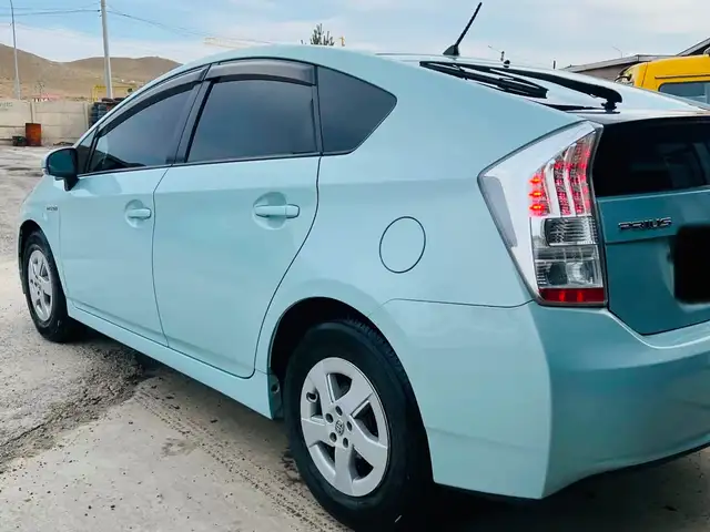 Toyota Prius 30