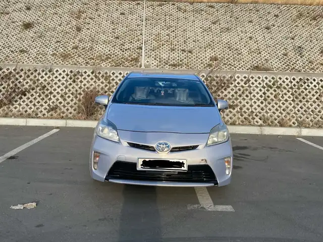 Toyota Prius 30