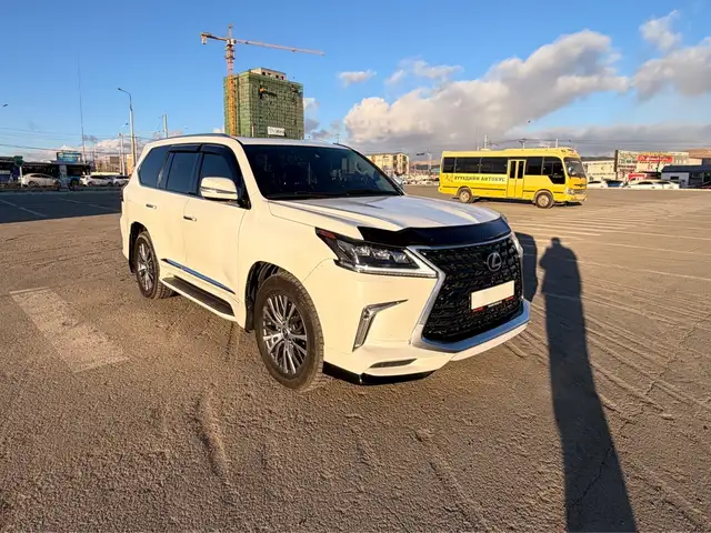 Lexus LX 570