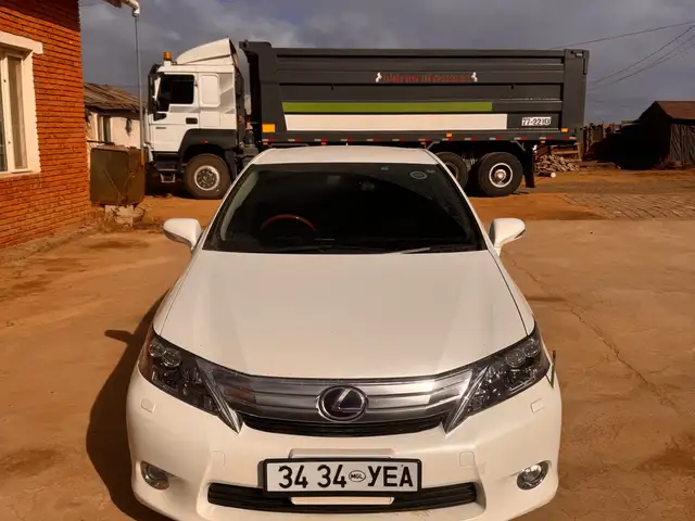 Lexus HS