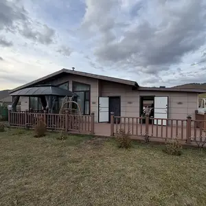 Ар гүнтэд хотхонд 93м2 аос 32м3 гарж 40м2 терасстай. 700м2 газартай, Улаанбаатар — Сонгинохайрхан — 21-р хороо