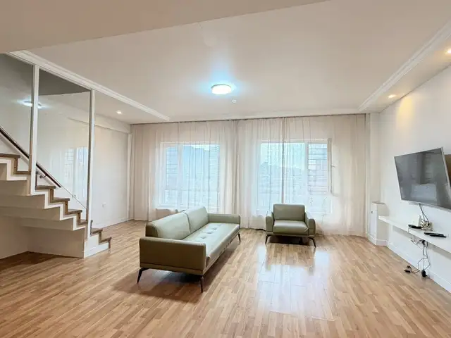King tower хотхонд дуплекс 3 өрөө орон сууц 94m2, Улаанбаатар — Хан-Уул — 17-р хороо
