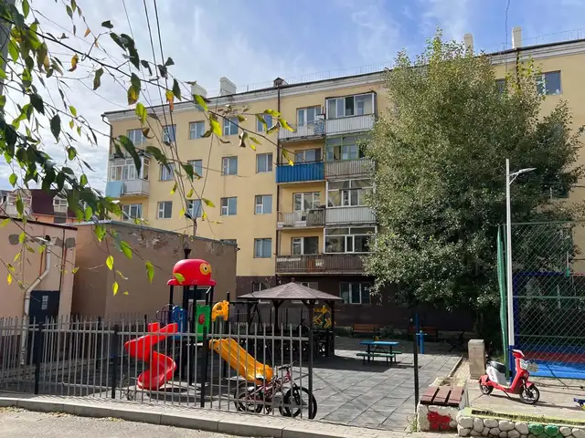 Бгд ганданд 64мкв хуучны 3өрөө, Улаанбаатар — Баянгол — 16-р хороо